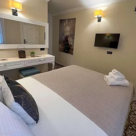 Alacati Disa Otel *